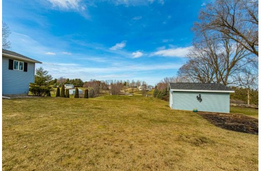 W5542 Rolling Acres Lane, Monroe, WI 53566