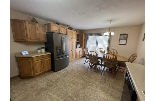 W8240 Esser Lane, Pardeeville, WI 53954