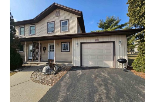 624 Saddle Ridge, Portage, WI 53901