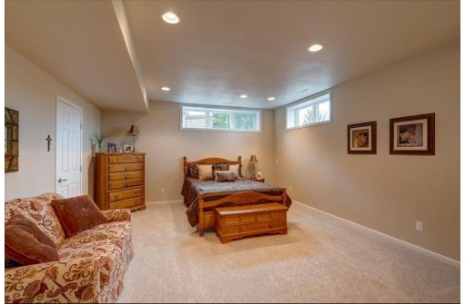 9 Boulder Creek Circle, Madison, WI 53717