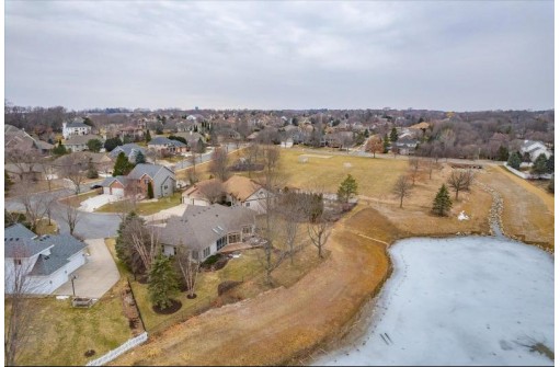 9 Boulder Creek Circle, Madison, WI 53717