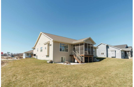 4962 Silo Prairie Drive, Waunakee, WI 53597