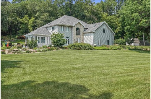 5375 Ridge Road, Marshall, WI 53559