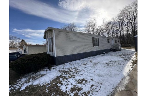 W211N11795 Hilltop Circle, Germantown, WI 53022