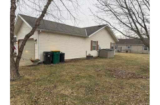 N115W21123 Brookside Circle, Germantown, WI 53022