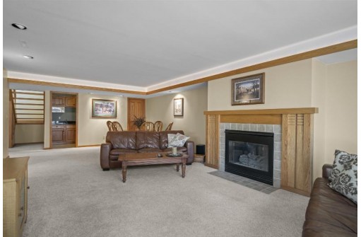 35 Fairway Meadows Court, Oregon, WI 53575