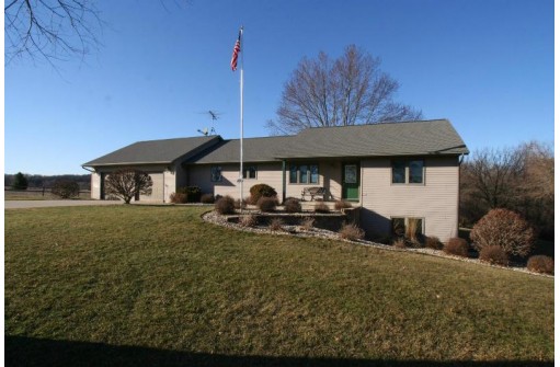 9840 W Gibbs Lake Road, Edgerton, WI 53534