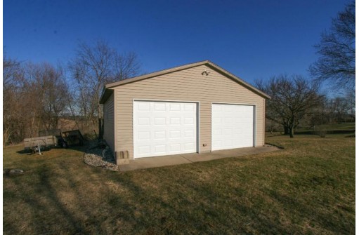 9840 W Gibbs Lake Road, Edgerton, WI 53534