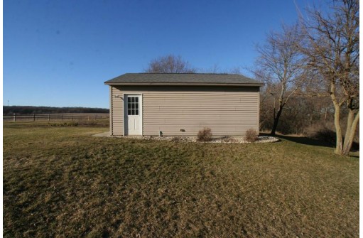 9840 W Gibbs Lake Road, Edgerton, WI 53534