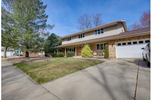 5118 Black Oak Drive, Madison, WI 53711