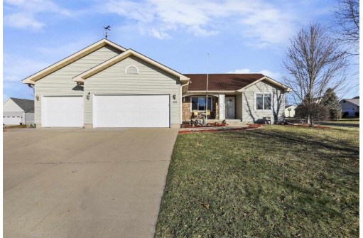 1211 Tara Drive, Sun Prairie, WI 53590