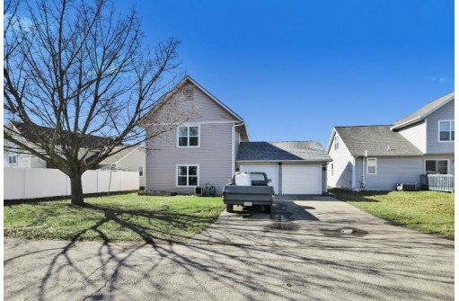 871 Robin Drive, Sun Prairie, WI 53590