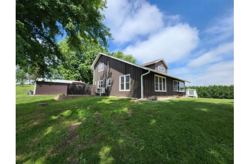 N3233 Seier Road, Fall River, WI 53932