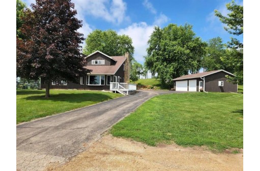 N3233 Seier Road, Fall River, WI 53932