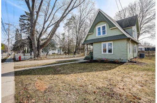 420 Jefferson Street, Oregon, WI 53575