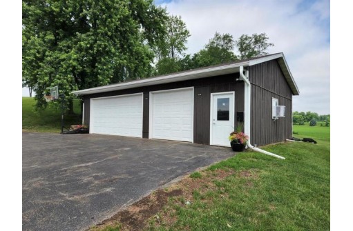 N3229 Seier Road, Fall River, WI 53932