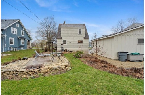 206 S Pleasant Street, Cambridge, WI 53523