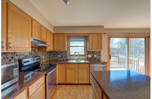 2953 Foxwood Trail, Madison, WI 53713