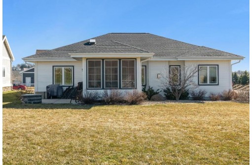 1017 Dolan Avenue, Waunakee, WI 53597