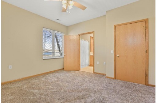 5575 Bantry Lane 2, Madison, WI 53711