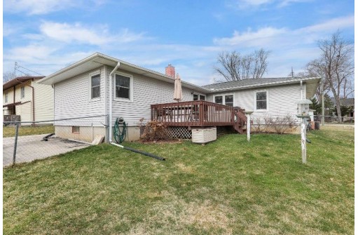 325 Lowell Street, Stoughton, WI 53589