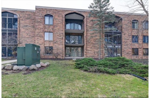 6302 Mineral Point Road 202, Madison, WI 53705