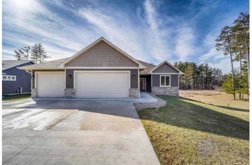 808 Pine Circle, Portage, WI 53901