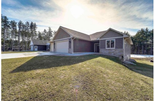 808 Pine Circle, Portage, WI 53901