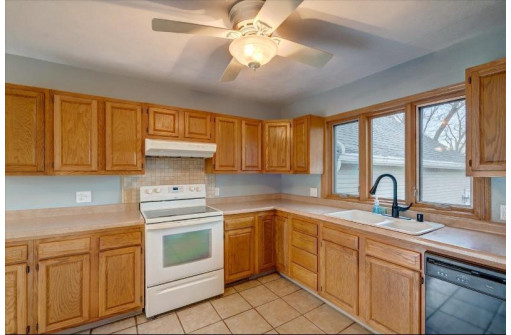 5015 Terminal Drive, McFarland, WI 53558