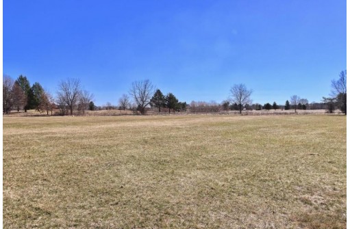 N4250 Birdie Court, Brodhead, WI 53520