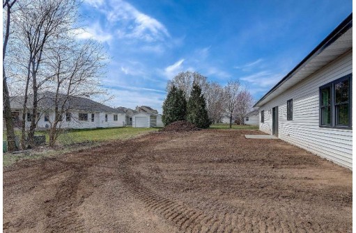 608 Bretts Way, Orfordville, WI 53576