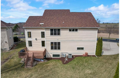 619 N Meadowbrook Lane, Waunakee, WI 53597