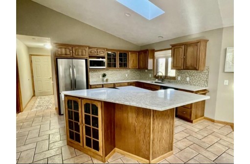5237 N Northwood Trace, Janesville, WI 53545