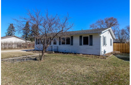 1524 Tamarack Lane, Janesville, WI 53545