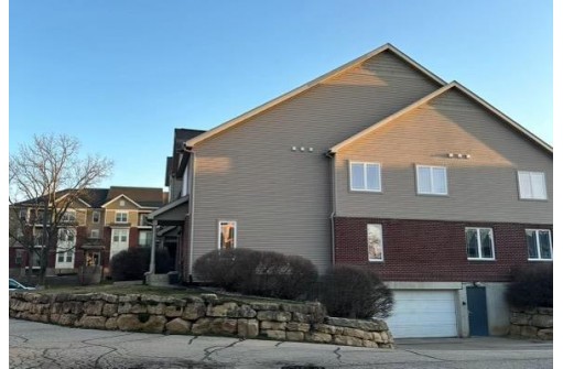 3902 Maple Grove Drive 15, Madison, WI 53719