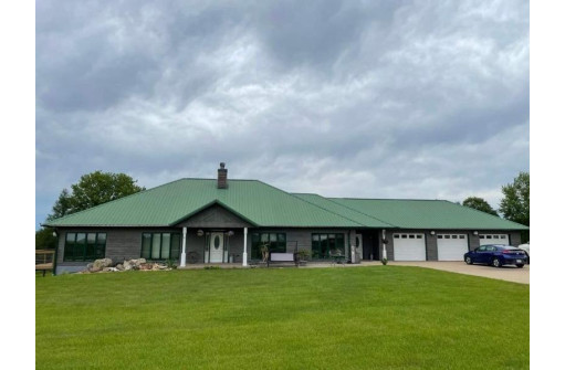 4738 Green River Road, Fennimore, WI 53809