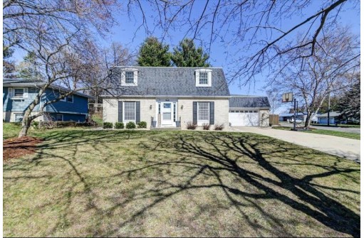 900 Eisenhower Road, Stoughton, WI 53589