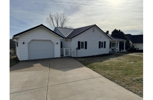 417 E Division Street, Dodgeville, WI 53533