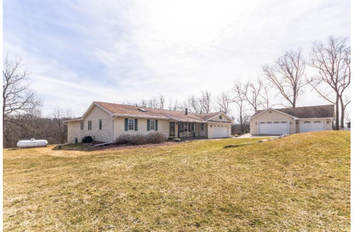 3731 Wilson Road, Dodgeville, WI 53533