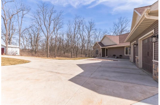 3749 Wilson Road, Dodgeville, WI 53533