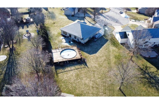 501 Prairieview Court, DeForest, WI 53532