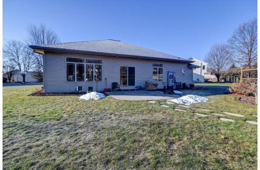 501 Prairieview Court, DeForest, WI 53532