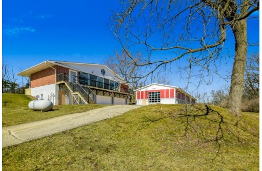 3184 County Road J, Verona, WI 53593