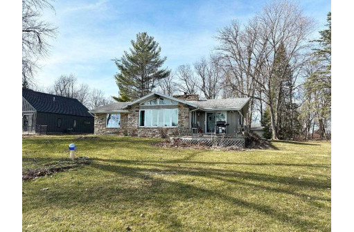 N10560 Chief Kuno Trail, Fox Lake, WI 53933