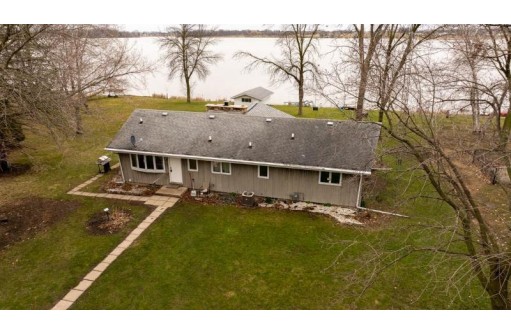 N10560 Chief Kuno Trail, Fox Lake, WI 53933