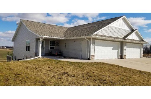 1207 Cody Parkway, Platteville, WI 53818