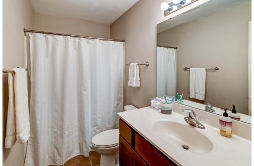 13 Captains Court 1, Madison, WI 53719