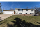 301 Colina Verde Court, Darlington, WI 53530