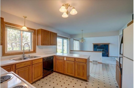 6302 Hartford Drive, Madison, WI 53719