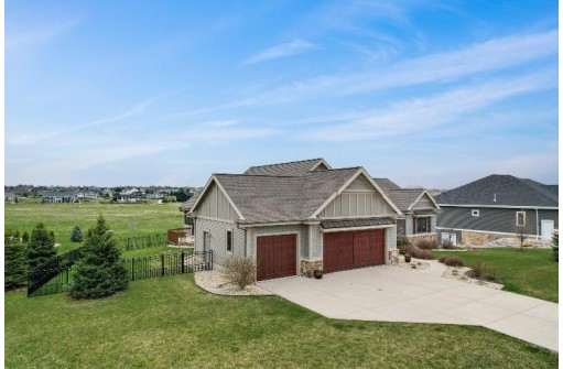 6680 Covered Bridge Trail, Sun Prairie, WI 53590